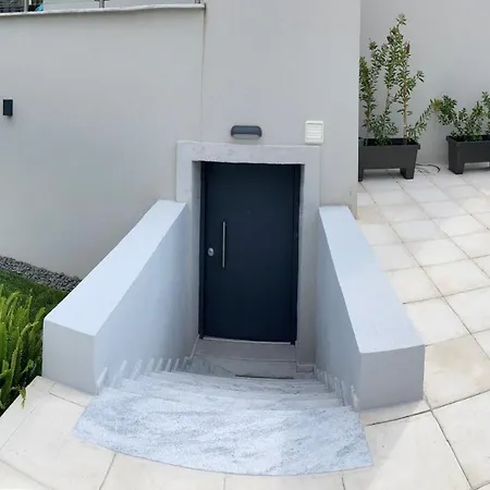 The Roundhouse Apartment Palaiontsiflikion